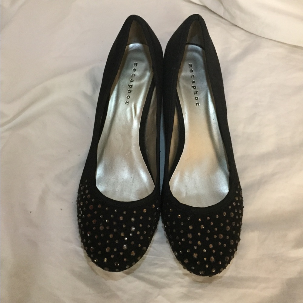 Black Metaphor wedged shoe